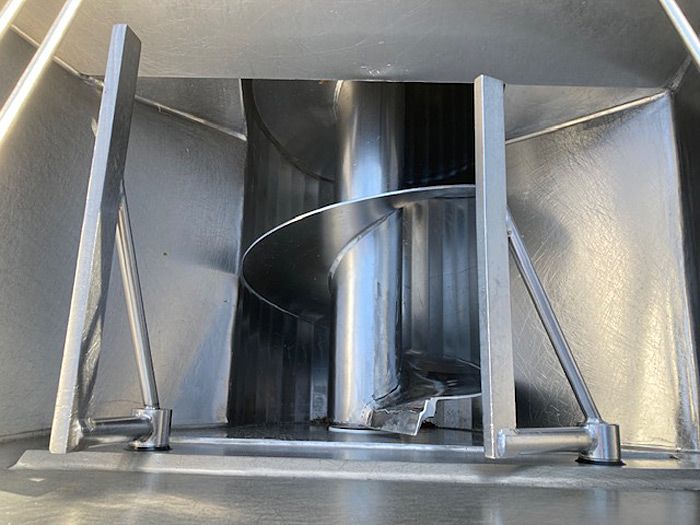 Conveyor for Blocks to Grinder