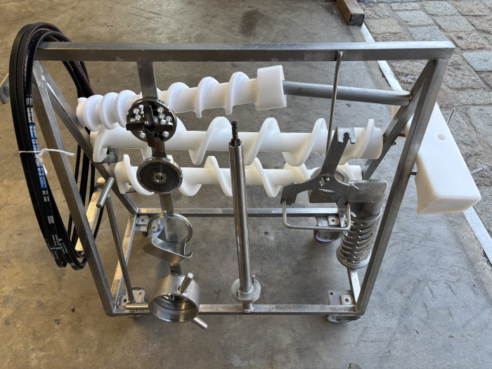 Grinder Mado Ultra 2 with Loader