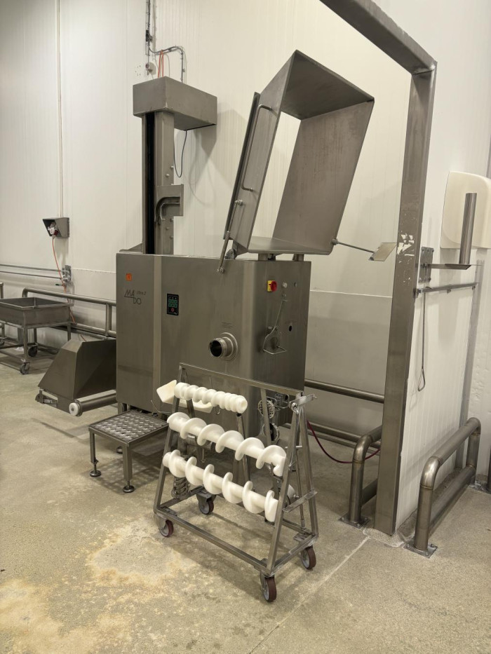 Grinder Mado Ultra 2 with Loader